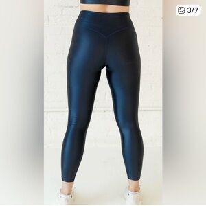 Erin Oprea High Rise Shine‎ Navy Blue Leggings Size Medium